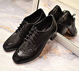 Шкіряні туфлі на шнурках із маленьким каблуком, фото 7