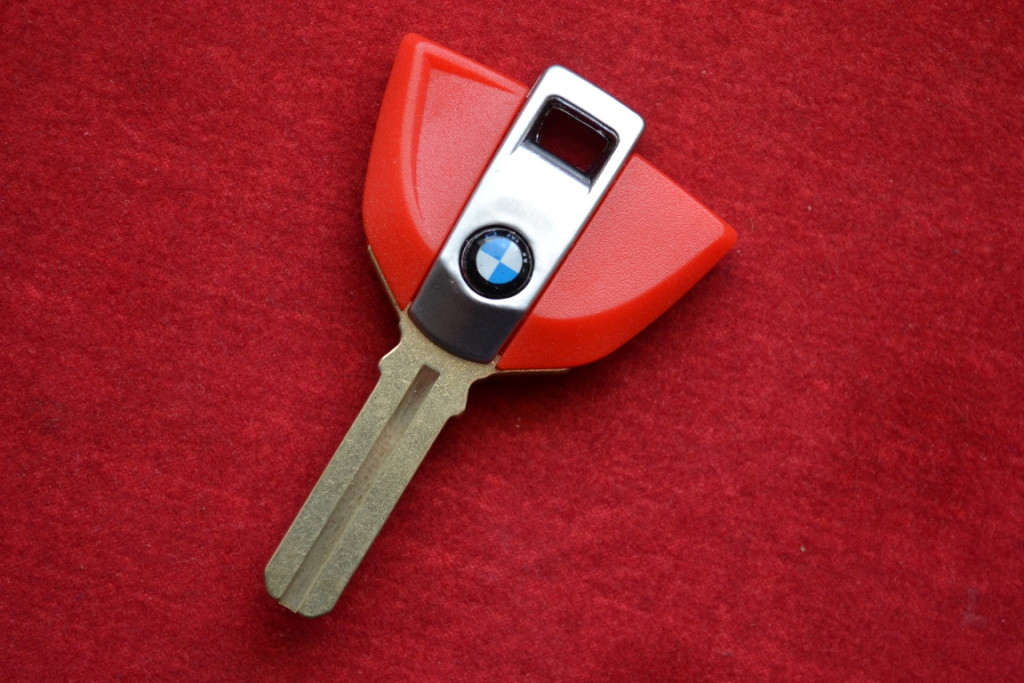 Ключ moto BMW K1200R 1200RT 1200GS K1300S K1300R червоний