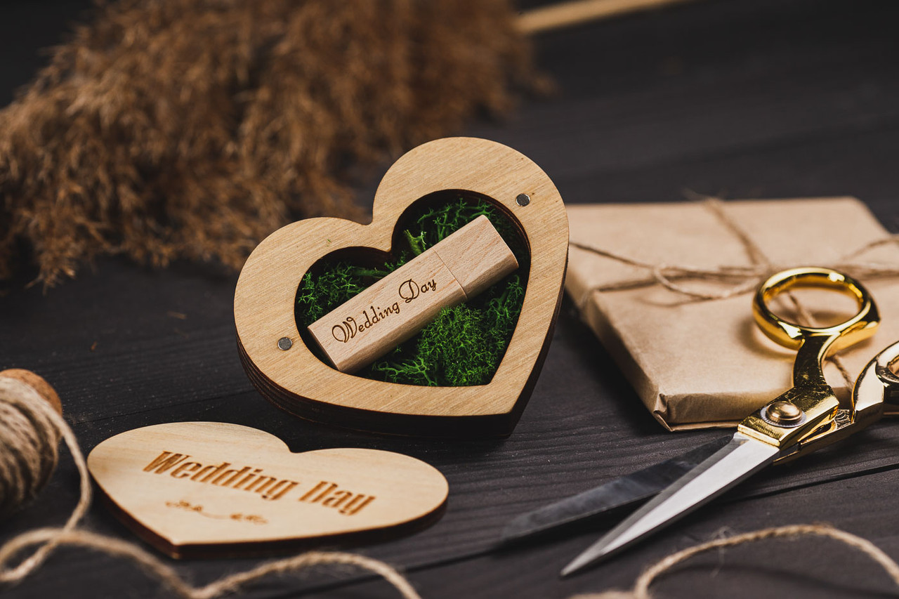 Дерев'яна коробочка Love Eco