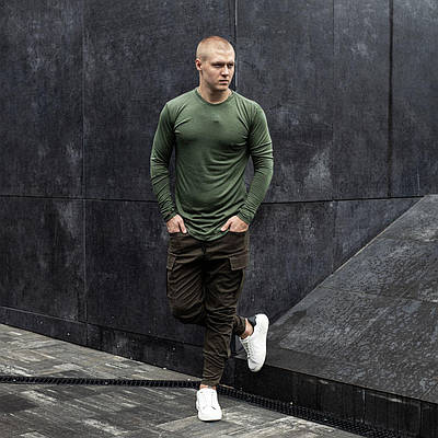 Стильний чоловічий комплект зелений хакі лонгслів чорні штани Розміри: S, M, L, XL