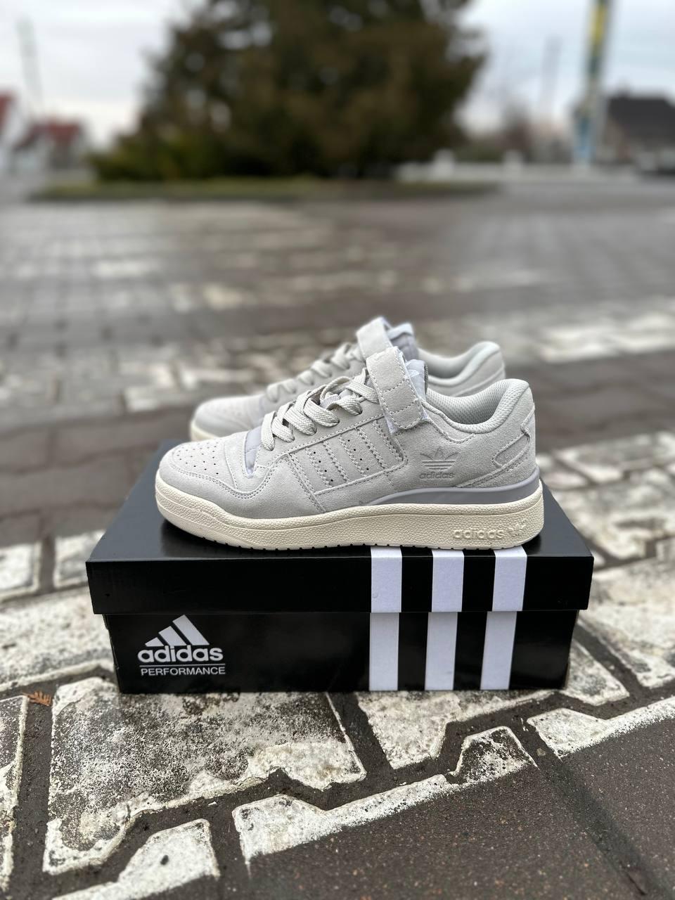 Жіночі кросівки Adidas Forum 84 Low 'Light Grey Cream' (сірі з бежевим) низькі стильні кеди KVDart0335 top