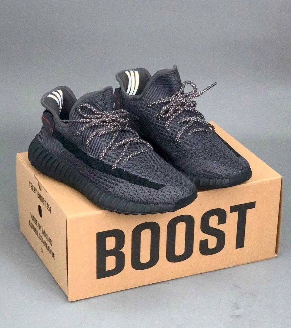 Чоловічі кросівки Adidas Yeezy Boost 350 (темно-сірі з чорним) світловідбивні м'які демі кроси К11918 top