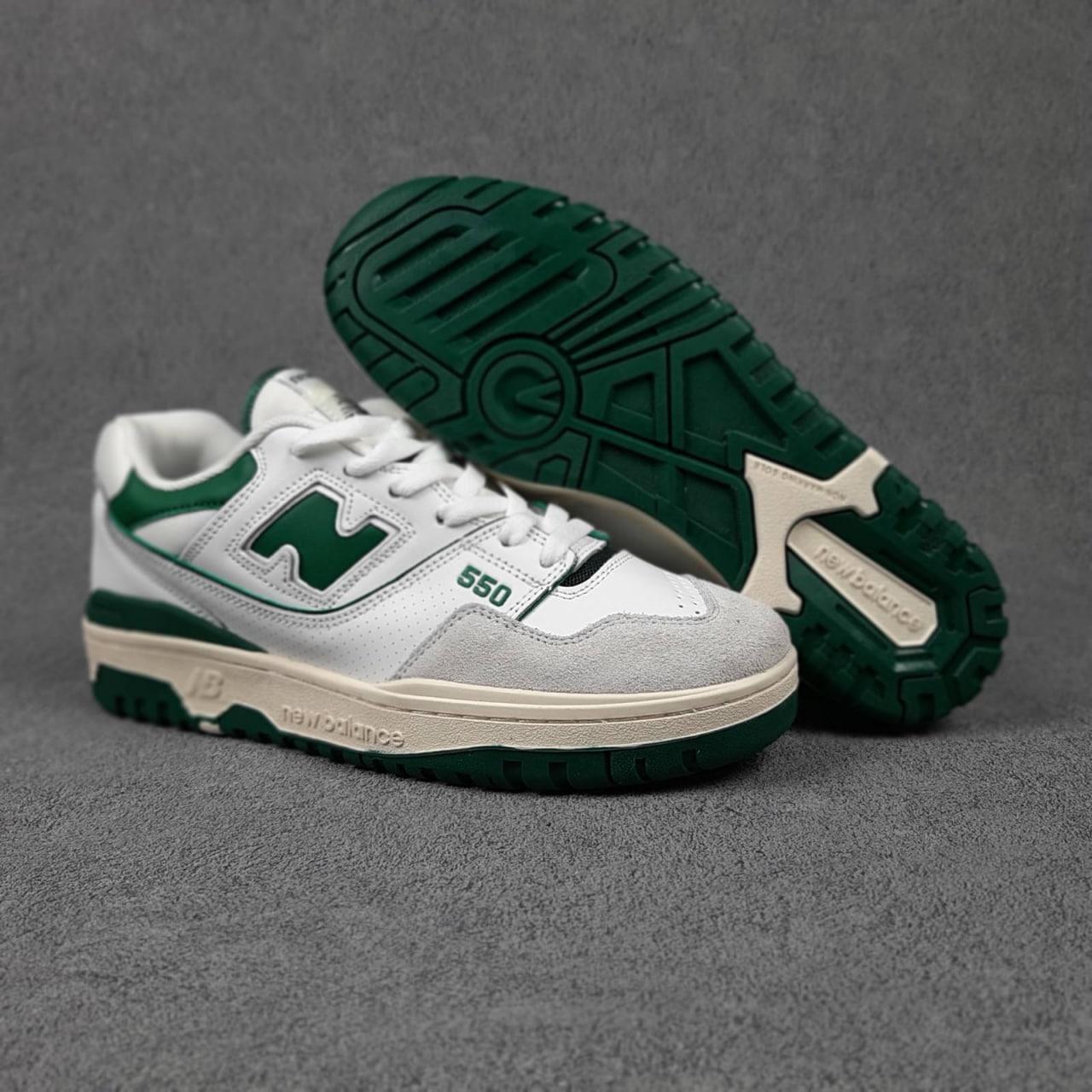 Чоловічі кросівки New Balance 550 (зелені з білим) стильні спортивні кроси О10842 top, фото 1