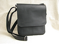 Тонкая мужская кожаная сумка через плечо планшет мессенджер из натуральной кожи с клапаном черная 27*23*3 см