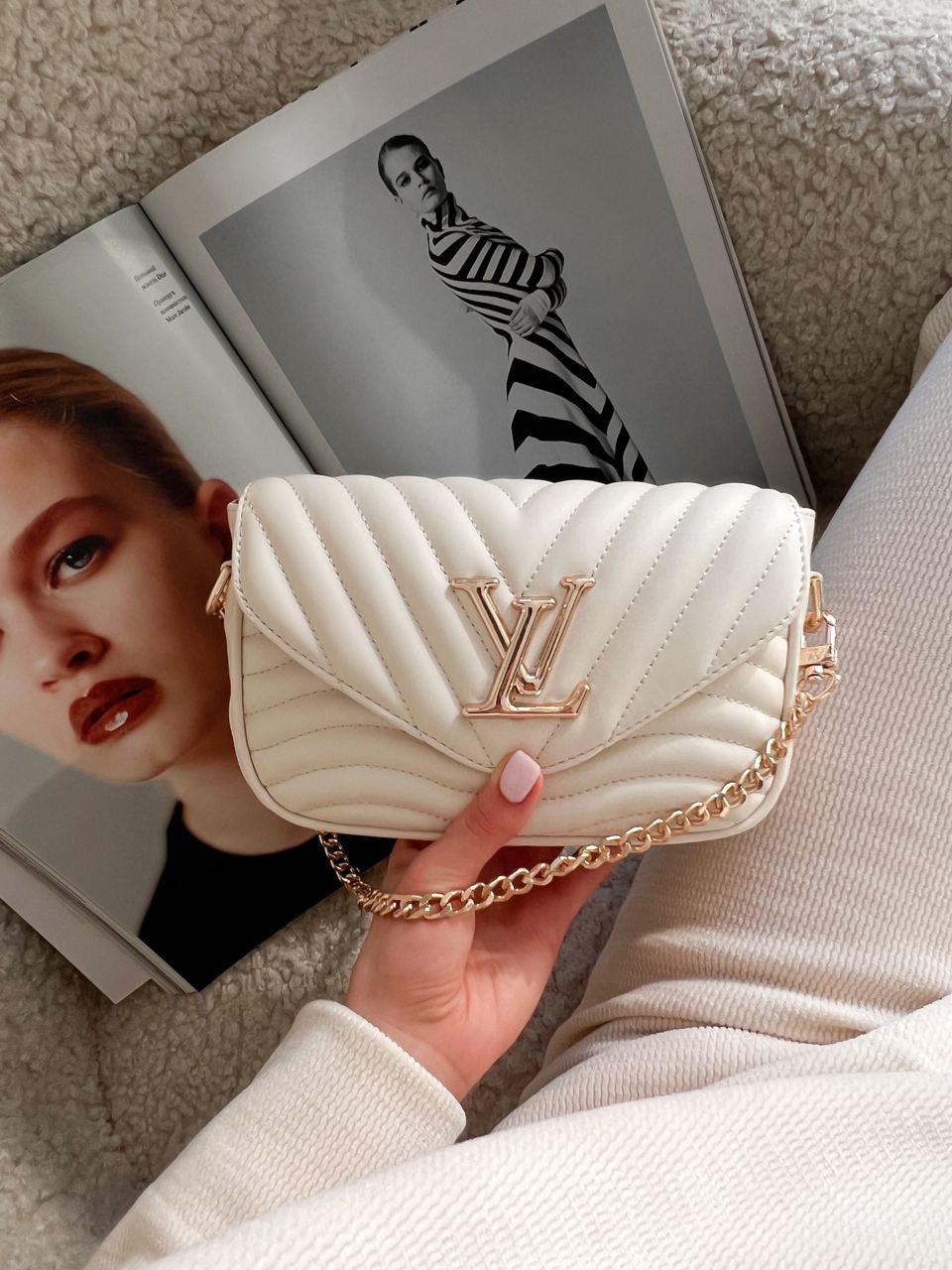 Жіноча сумка LV Wave Multi Pochette Milk (біла) AS278 красива модна стильна екошкіра з монограмою top