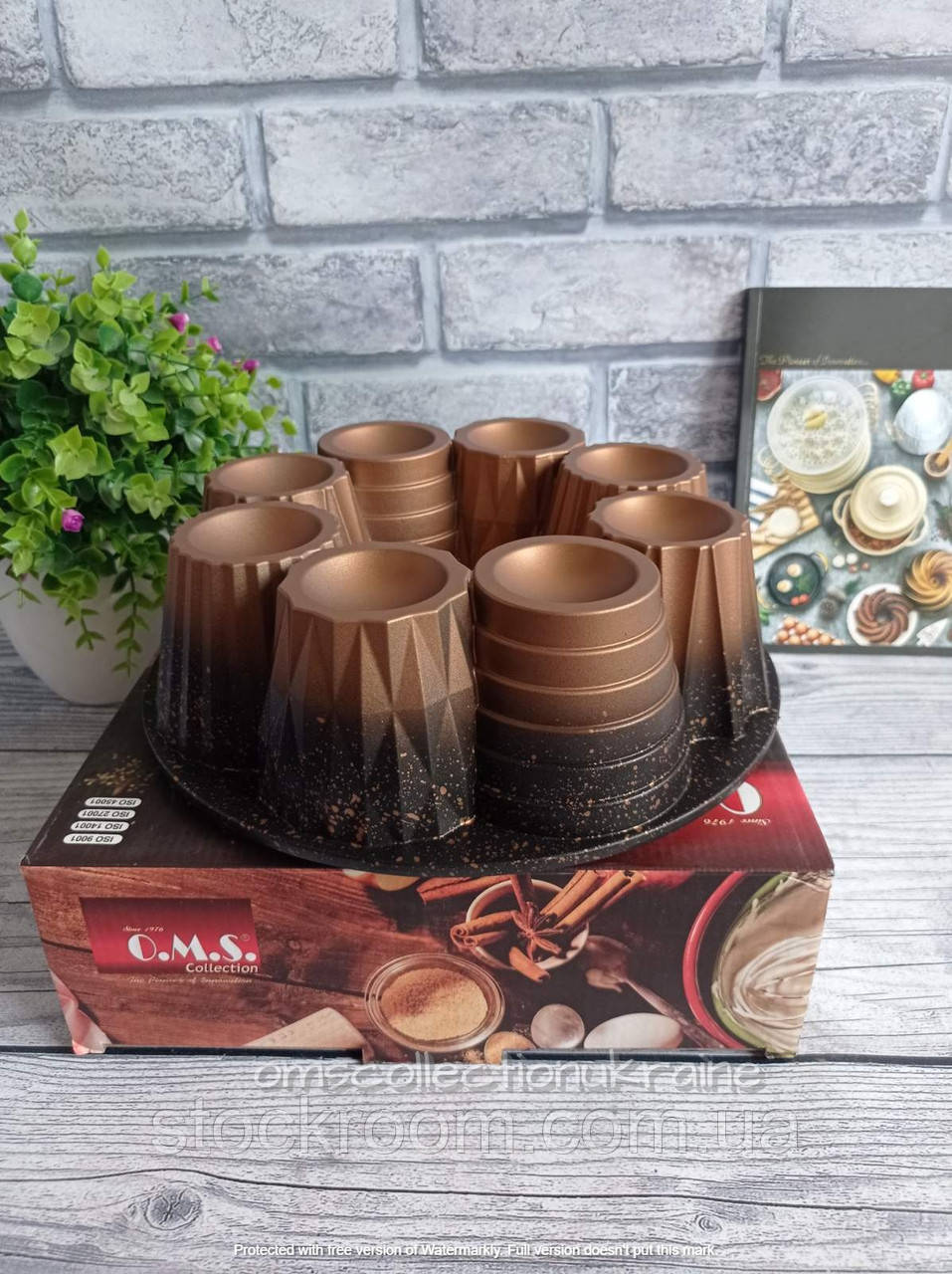 Форма для випічки кексу з антипригарним покриттям 25 х 7.5 см OMS Collection 3280 чорна-бронза