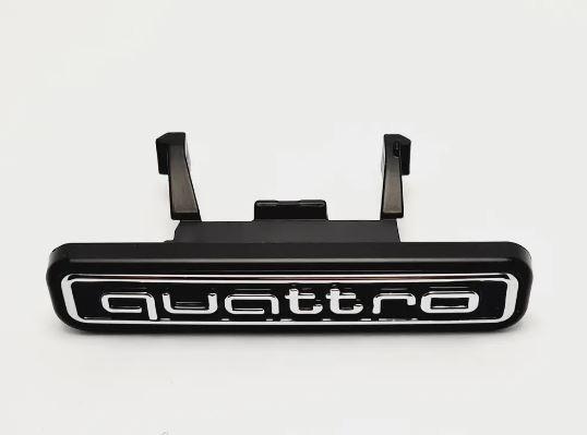 Шильдик емблема в решітку радіатора Audi Q5 2013-2017 "Quattro" Значок ауді ку5 кватро в решітку радіатора