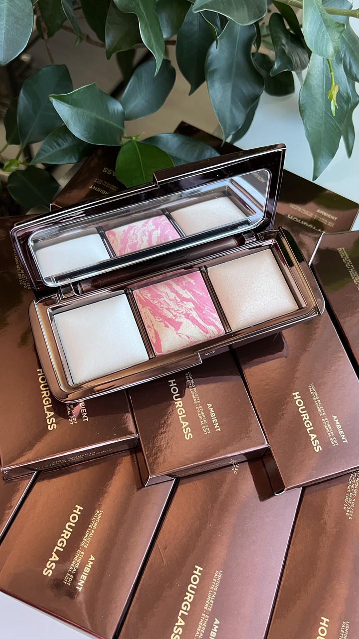 Купить Палетка для макияжа лица Hourglass Ambient Lighting Edit Palette ...