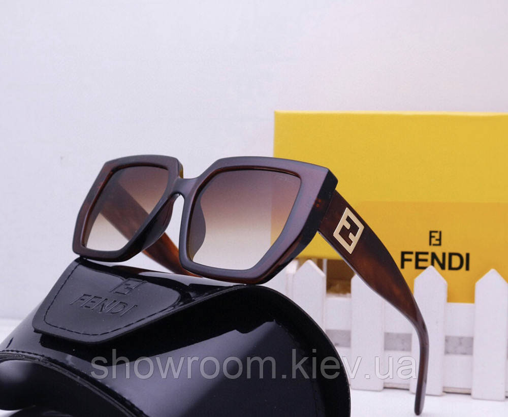 Жіночі сонцезахисні окуляри Fendi (1015) brown