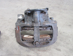 Супорт заднього моста L (Гальмівний) б/в DAF CF 85 (1658010) оригінал, 300х300х500 мм