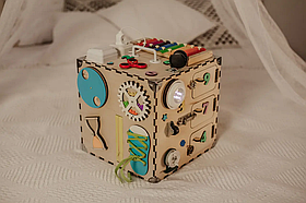 Бізікуб для дитини дерев'яний 30х30х30 см натуральний