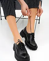 Черные кожаные туфли на шнуровке