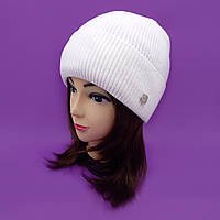 Женская шапка белая плюшевая на осень/зиму бархатная, вязаная белая шапка с Сердцем из бархата 54-56 размер