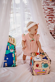 Бізікуб іграшка для дітей 23х23х23 см натуральний