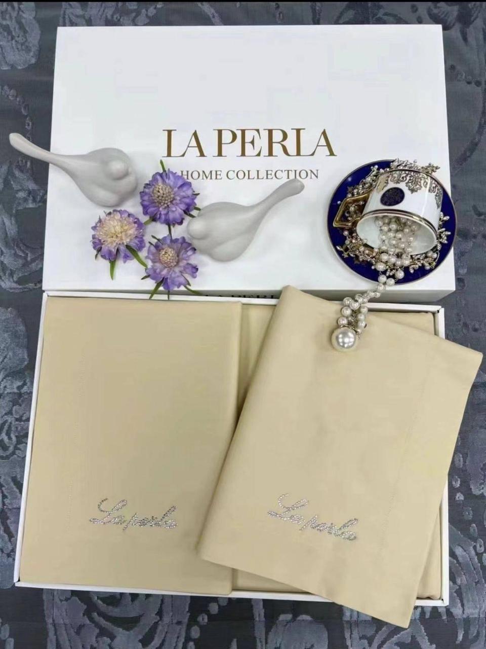 Комплект постільної білизни фірми LA PERLA
