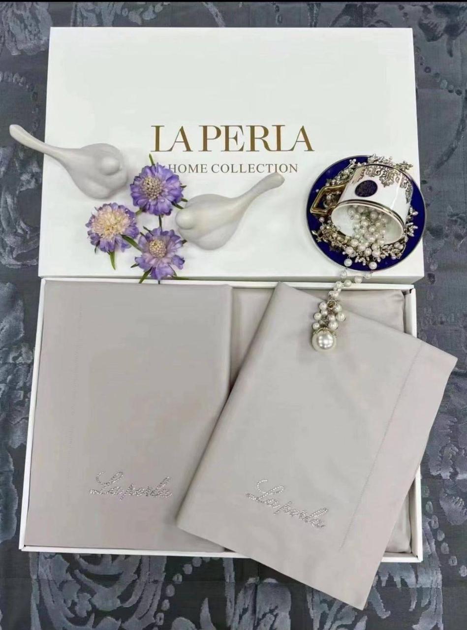 Комплект постільної білизни фірми LA PERLA