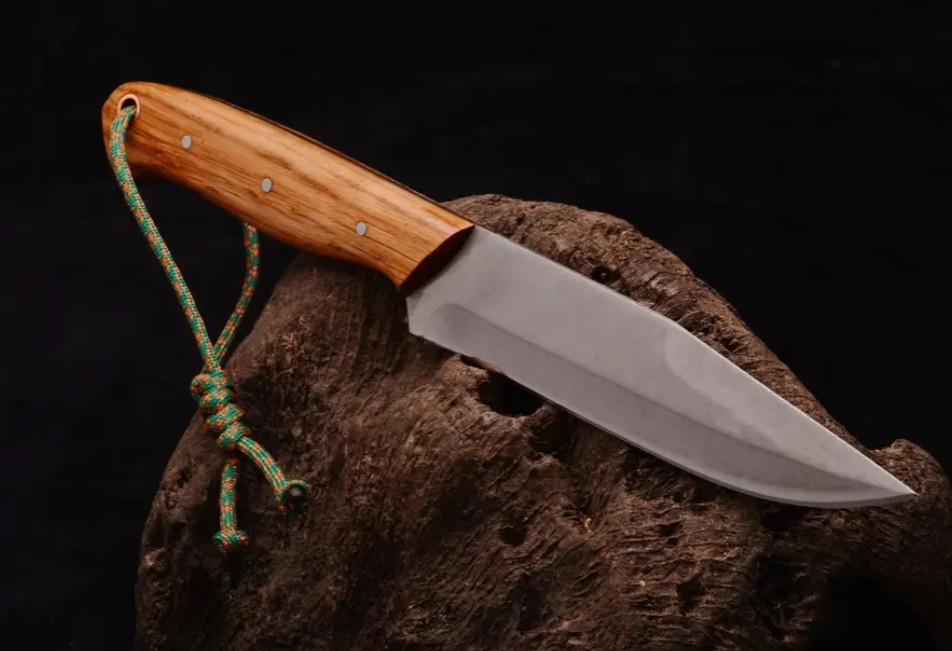 Базовий подарунковий ніж-фултанг з гравіюванням у вигляді тризубу та шкіряним чохлом, сталь 50Х14МФ (265мм)