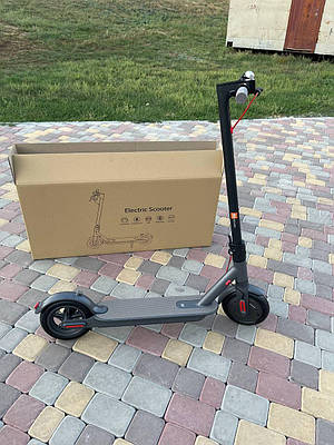 Електросамокат KUGOO E-scooter M365 PRO ТІЛЬКИ Чорний (із звичайним дисплеєм)