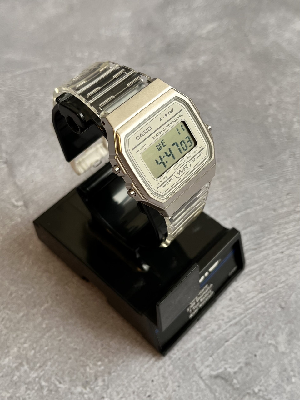 Женские оригинальные часы Casio F-91WS-7CF прозрачный ремешок - фото 3 - id-p1794819841