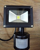 Светодиодный прожектор СОВ 10W с датчиком движения IP65