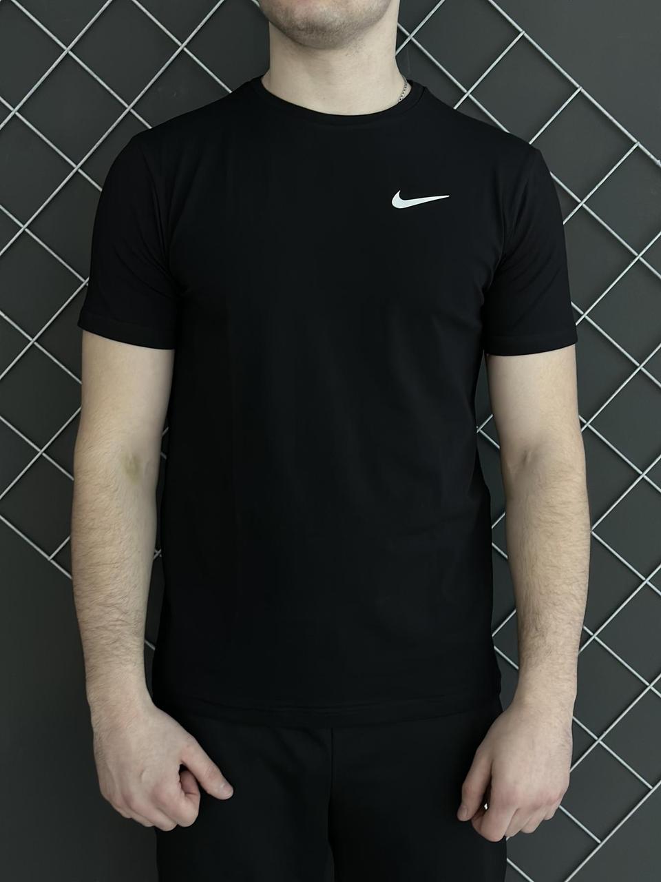 Чоловіча футболка Найк чорна літня / спортивна футболка Nike бавовняна