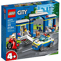 Конструктор LEGO City Преследование на полицейском участке (60370)