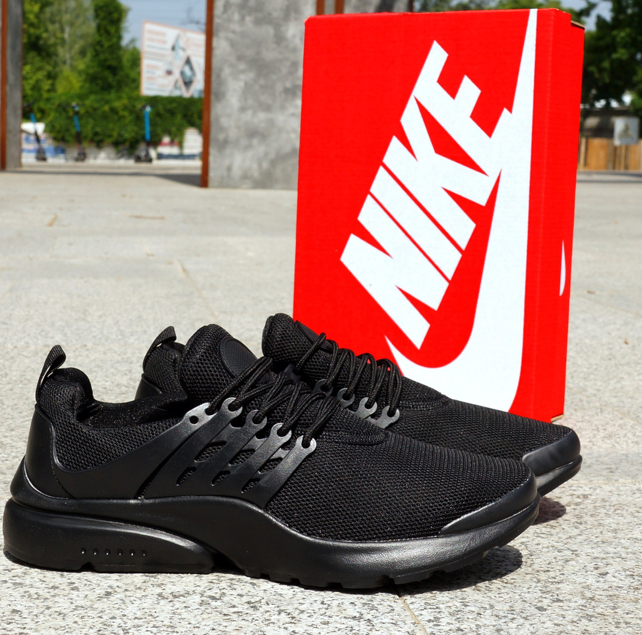 Кросівки у сти-лі Nike Presto у повністю чорному кольорі