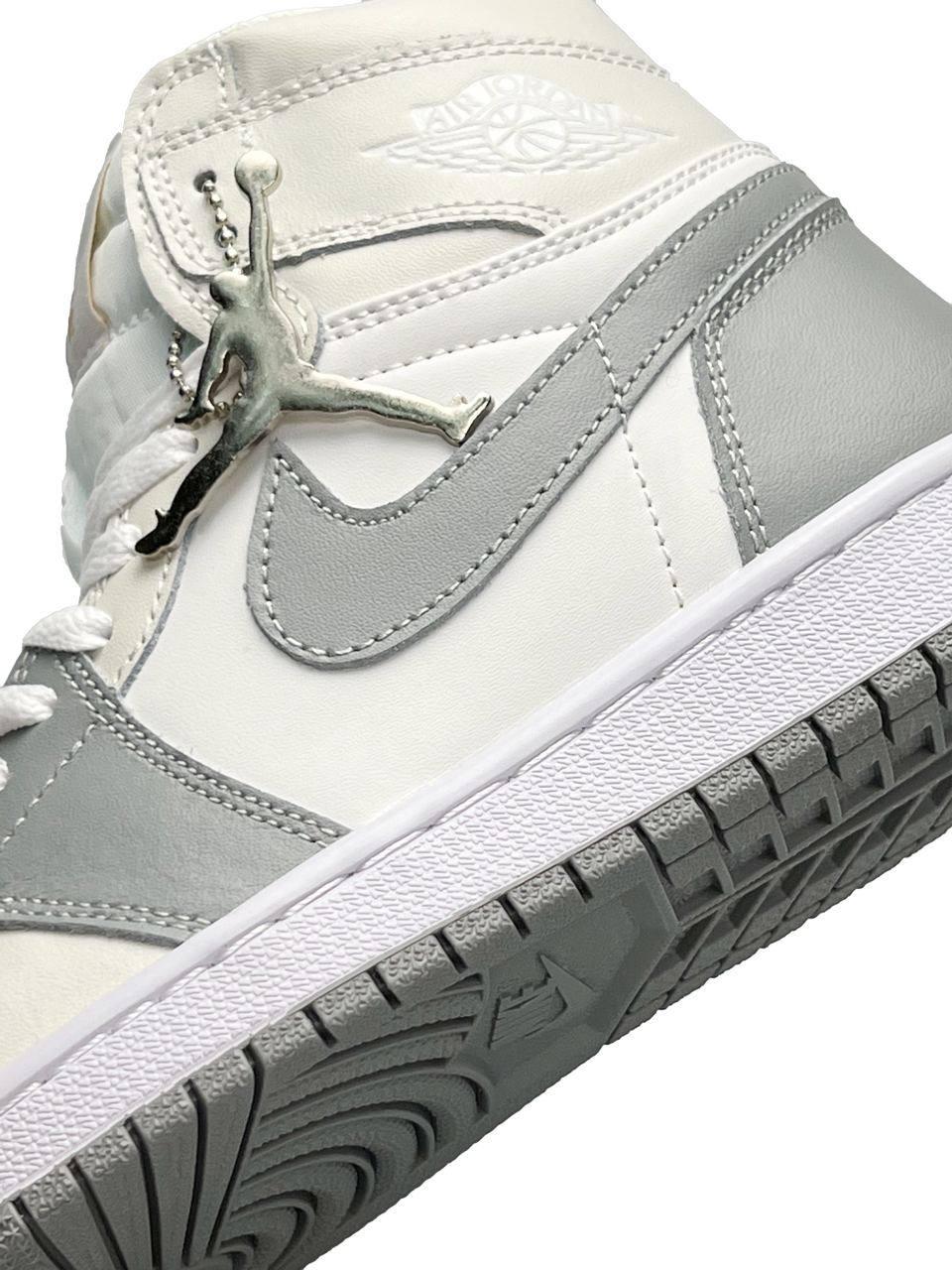 Air jordan 1 high pale ivory 2025