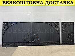 Ковані розпаші ворота з профнастилом