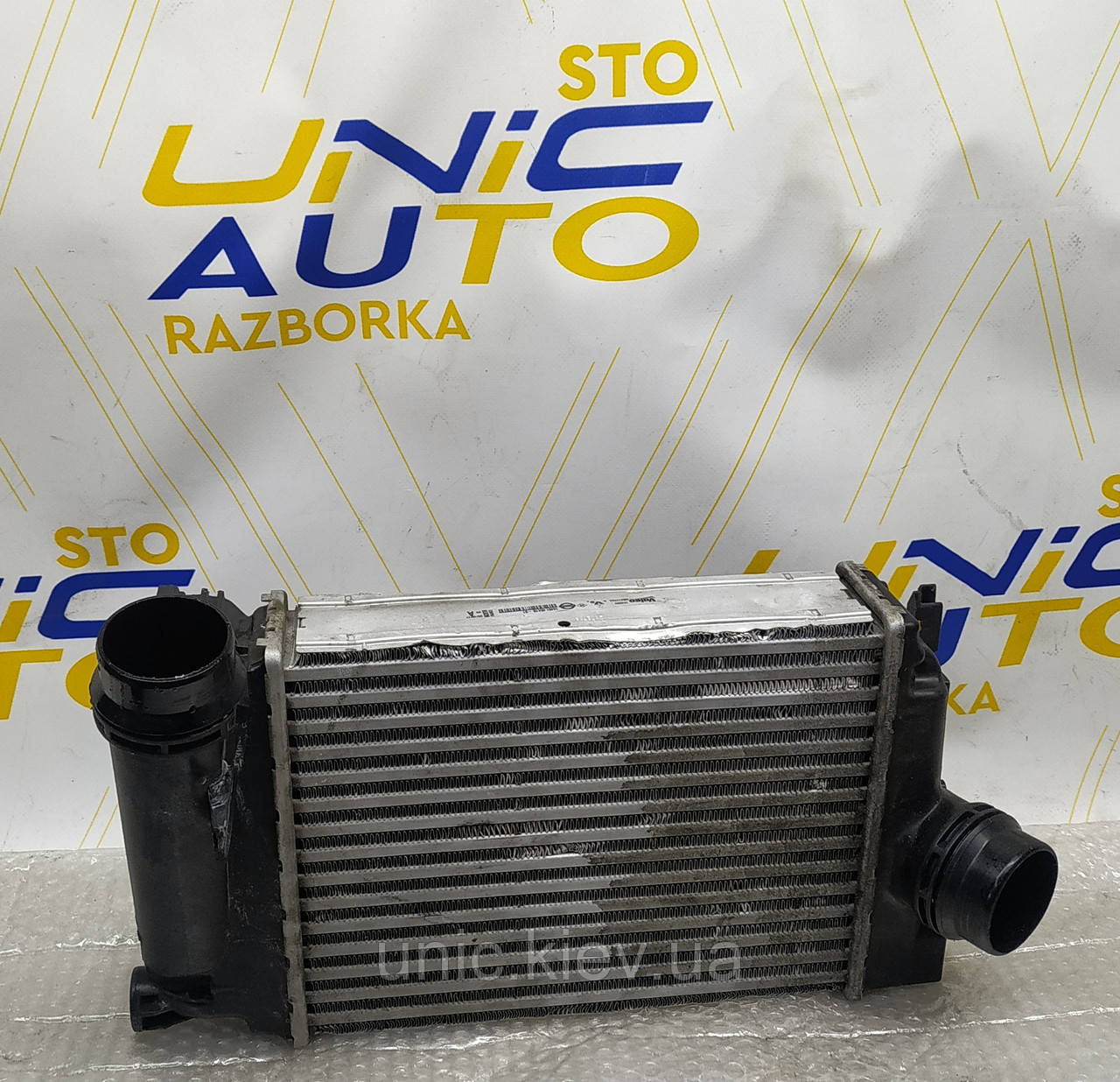 Радіатор інтеркулера Рено Меган 4 / Сценік 4 / Каджар б/в