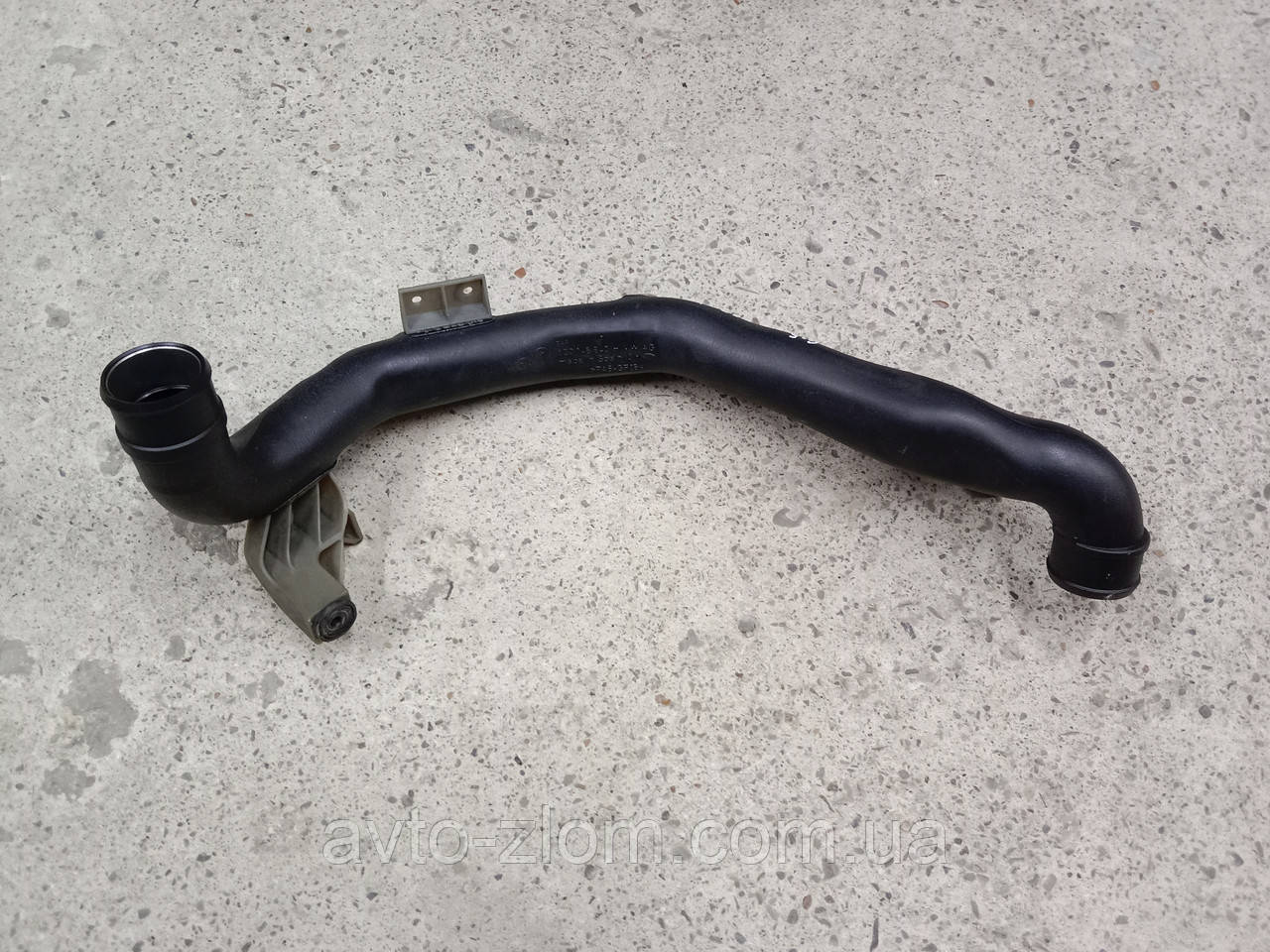 Патрубок інтеркулера Volkswagen Caddy, Golf 5, Passat B6, Touran 1,9 - 2,0 TDI. 3C0145840H.