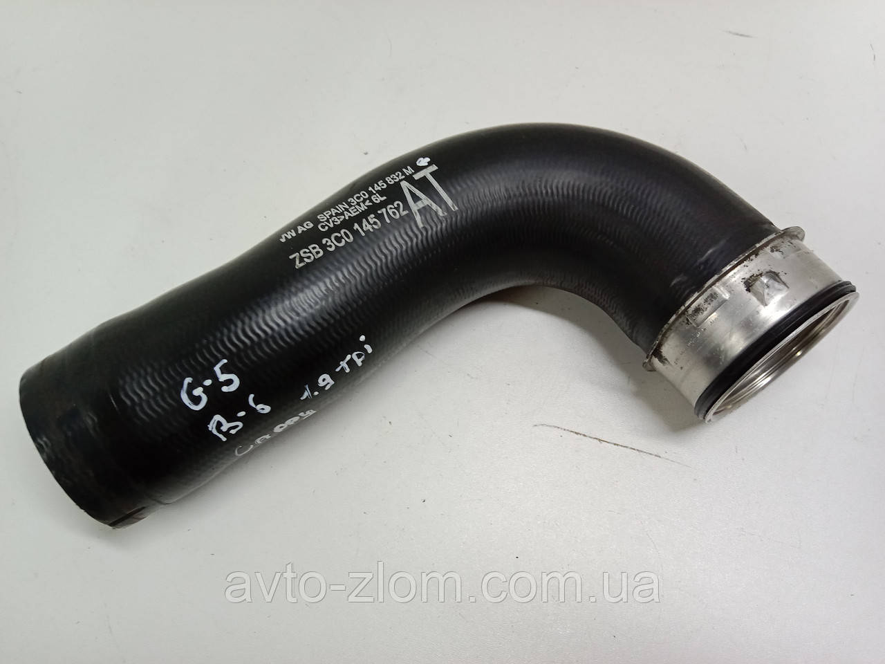 Патрубок інтеркулера Volkswagen Caddy, Golf 5, Passat B6, Touran 1,9 - 2,0 TDI. 3C0145832M.