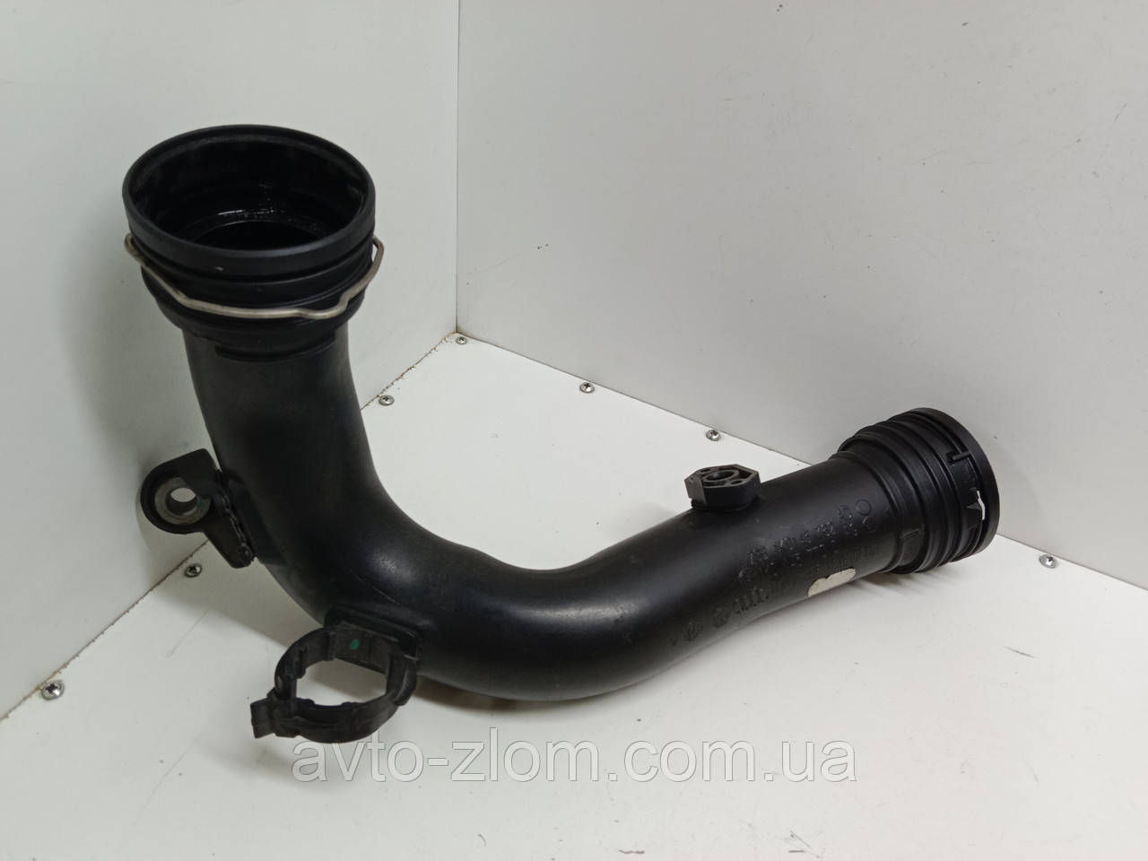 Патрубок інтеркулера Volkswagen Passat B6, Golf 5. 2.0 TDI. 1K0145762AD, 1K0145770D, 1K0145762AG.