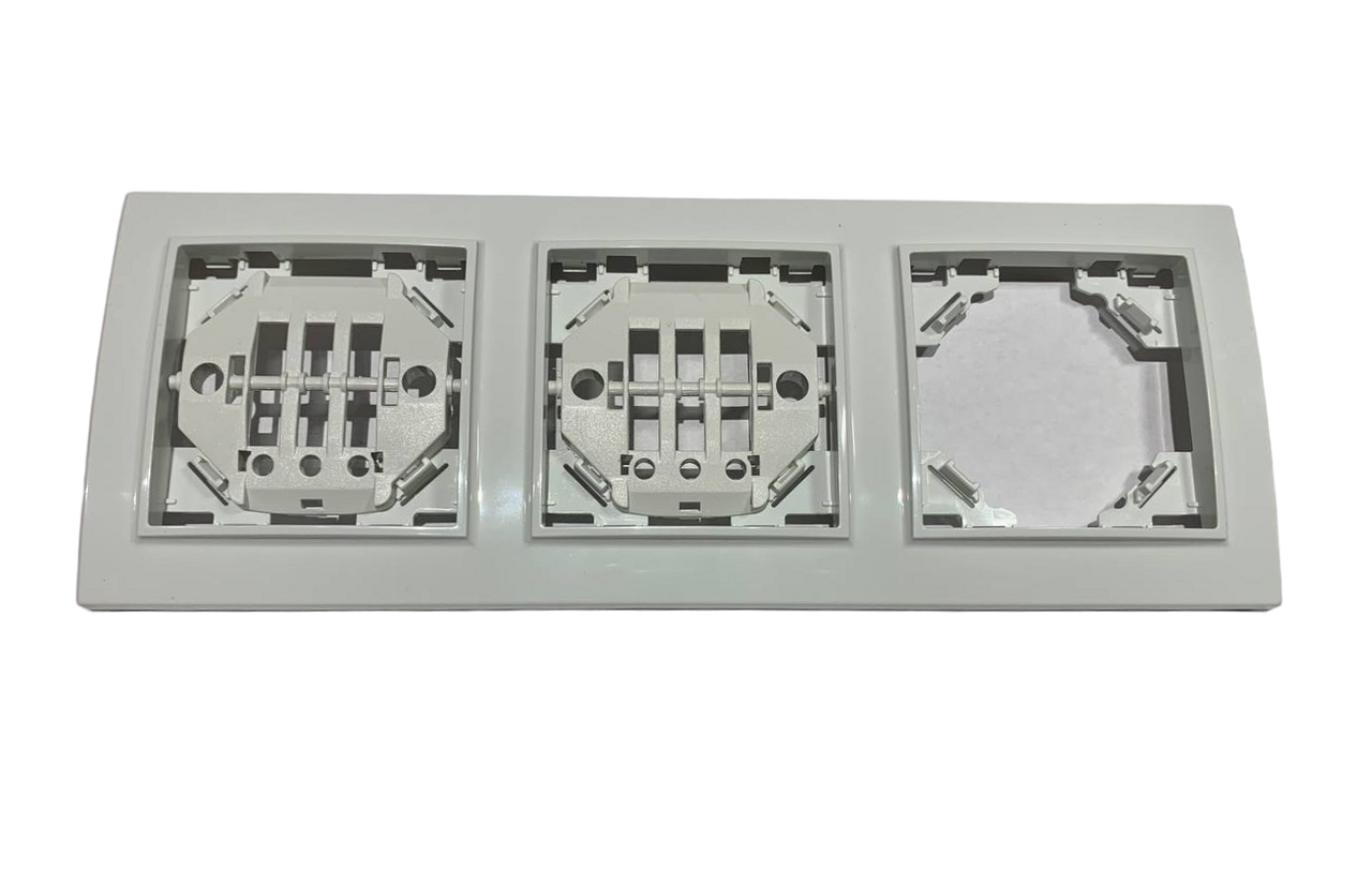 Рамка 3-а горизонтальна біла COMFORT ТМ LUMANO