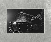 Картина барабан руки ударника на черном фоне Брызги от барабана Картины современные в музыкальную студию