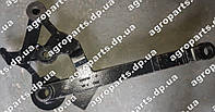 Кронштейн ножа AN282111 стойка AA71197 LH John Deere ARM AN282059