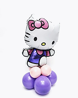Фольгированная фигура Китти Hello Kitty на стойке из воздушных шаров