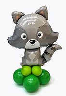 Фольгована куля фігура єнот на стійці з повітряних куль