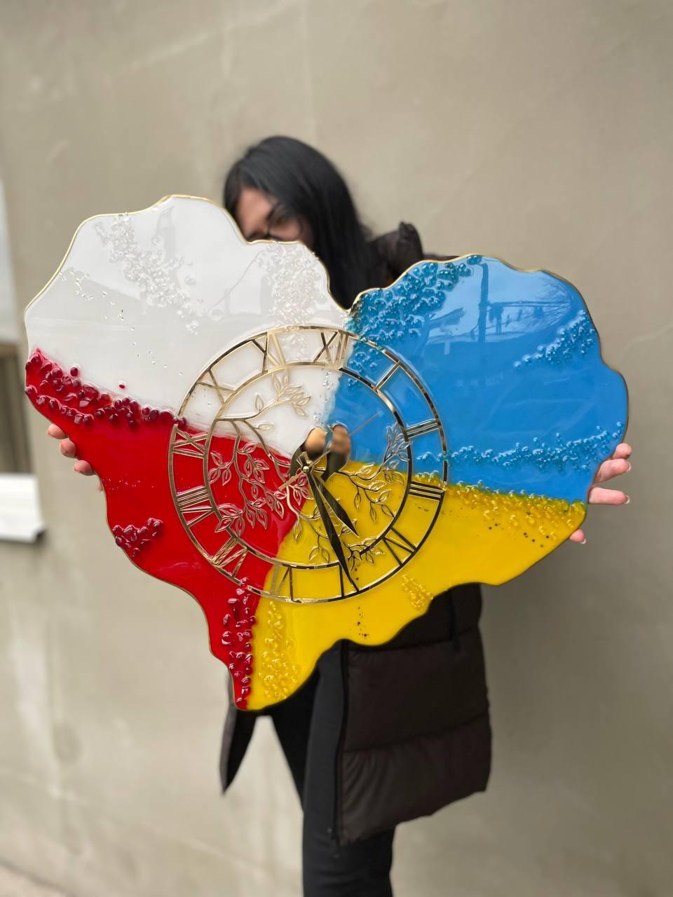 NEW! Годинник настінний Україна Польща у вигляді серця епоксидної смоли карта мапа 60х40 см - фото 1 - id-p1795804154
