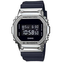 Часы Casio G-Shock GM-5600-1ER