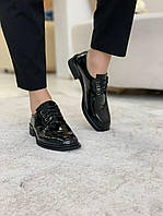 Женские черные туфли натуральный лак