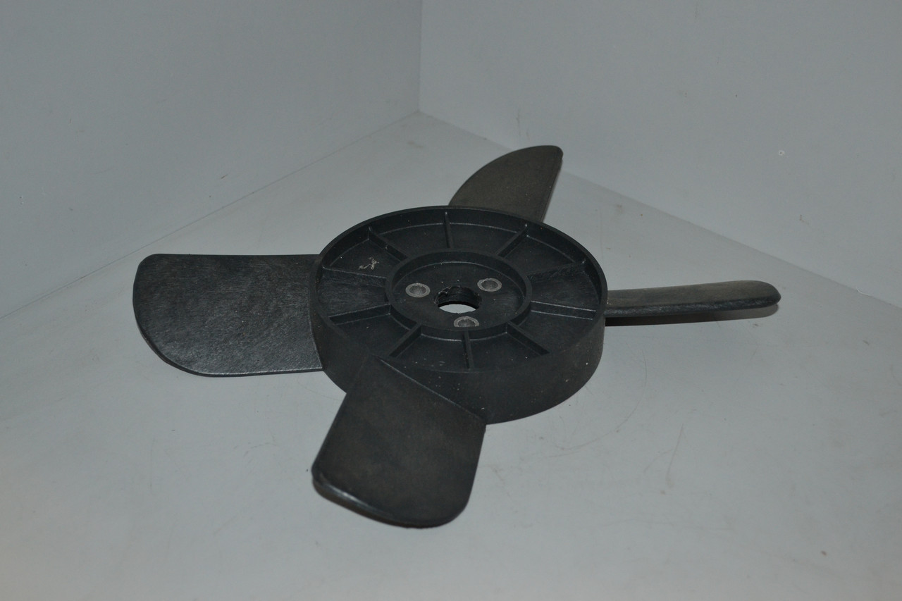 Крильчатка вентилятора ВАЗ 2101-06 4-х лопастна (чорна)