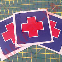 Наклейка знак на авто — аптечка, вогнегасник