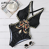 Чорний суцільний купальник з візерунком із золота, фото 2