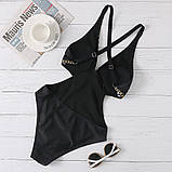 Чорний суцільний купальник з візерунком із золота, фото 8