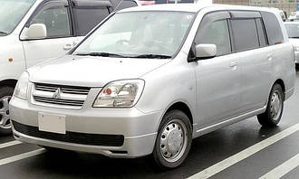 Mitsubishi Dion 2000-2005