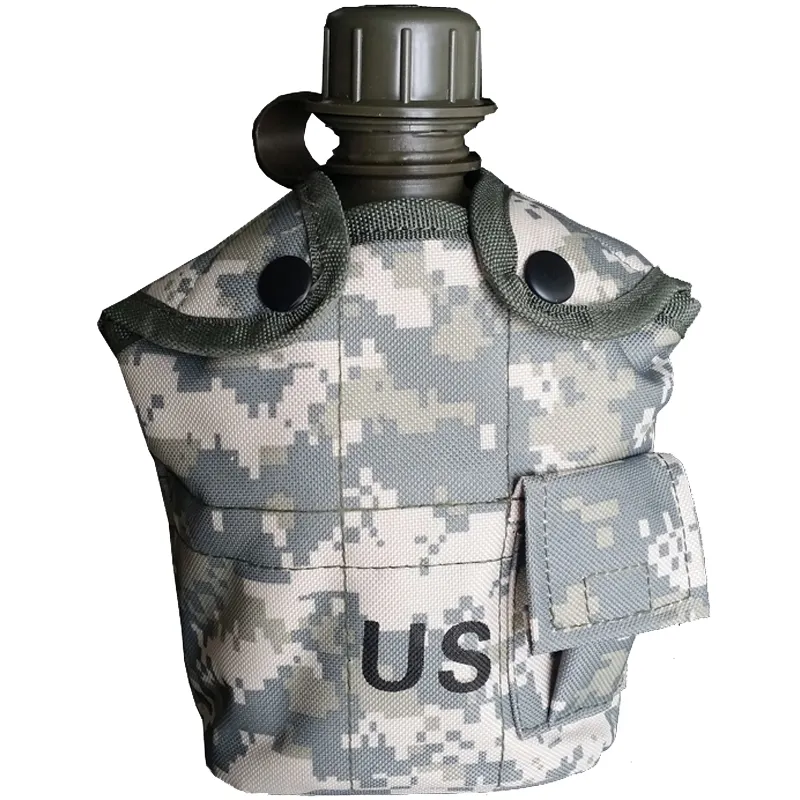 Фляга армейская для воды 1 литр с чехлом и котелком серый пиксель - фото 1 - id-p1796774290