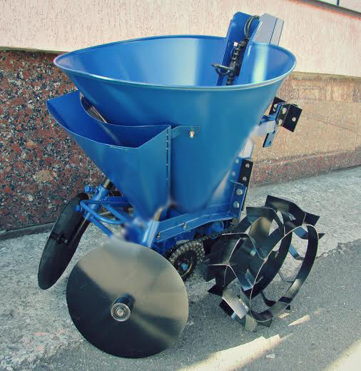 Картоплесаджалка Цепной механизм з бункером під добрива