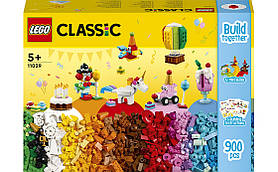 LEGO Classic Творча святкова коробка 900 деталей (11029)