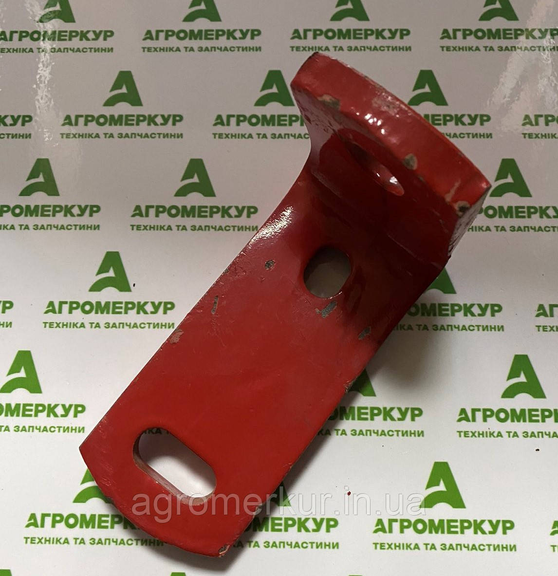 Кронштейн правий KK073807R Kverneland